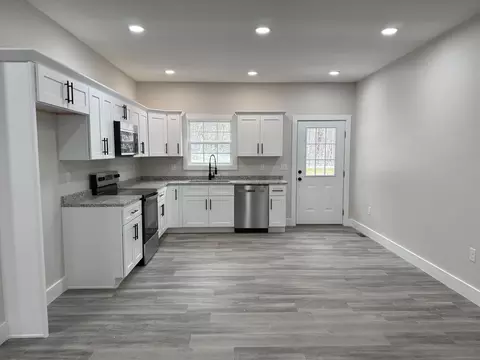 Kitchen - 769 Pine Tree Rd, Nancy, KY 42544 photo 4 of 4