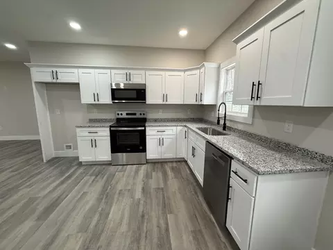 Kitchen - 769 Pine Tree Rd, Nancy, KY 42544 photo 2 of 4