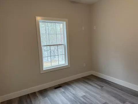 Bedroom - 769 Pine Tree Rd, Nancy, KY 42544 photo 2 of 7