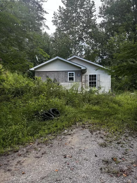 389 Newman Br, Hi Hat, KY 41636
