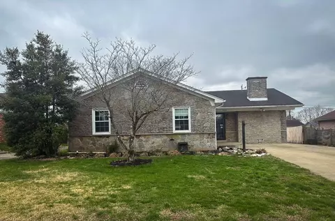 520 Pinoak Dr, Nicholasville, KY 40356