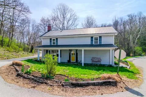 104 Jackson Ferry Rd, Winchester, KY 40391