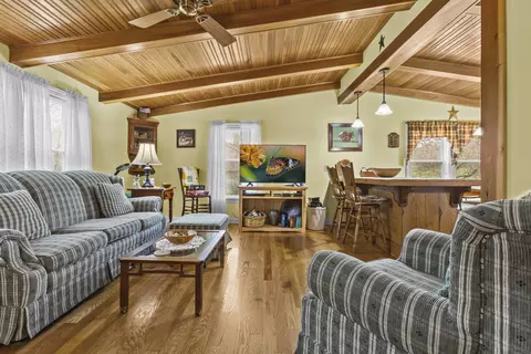 Living - 147 Clearfork Rd, Morehead, KY 40351 photo 2 of 3