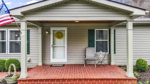 Exterior - 147 Clearfork Rd, Morehead, KY 40351 photo 2 of 10