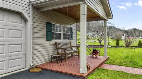 Exterior - 147 Clearfork Rd, Morehead, KY 40351 photo 6 of 10