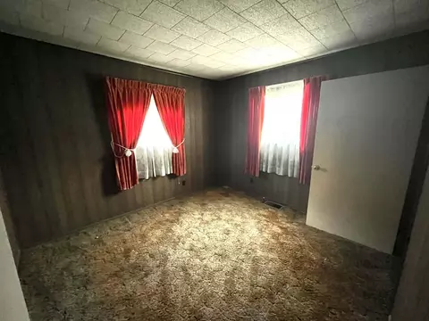 Bedroom - 370 Chestnut St, Benham, KY 40807 photo 1 of 6
