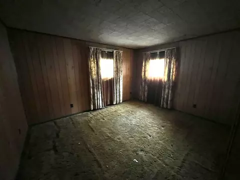 Bedroom - 370 Chestnut St, Benham, KY 40807 photo 4 of 6