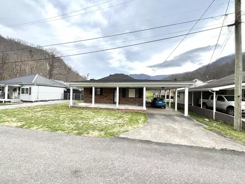 Other - 370 Chestnut St, Benham, KY 40807 photo 2 of 4