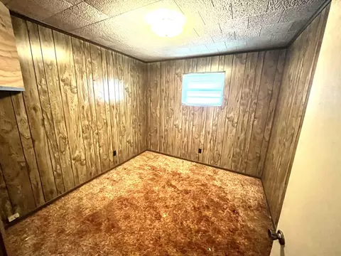 Bedroom - 370 Chestnut St, Benham, KY 40807 photo 2 of 6