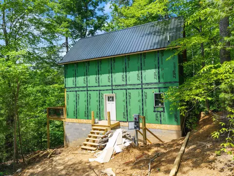57 Middle Ridge Rd, Campton, KY 41301