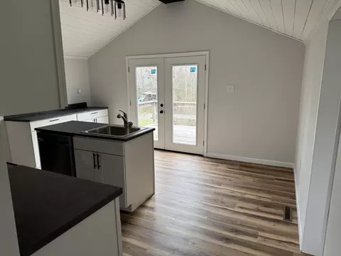 Kitchen - 930 Auger Springs Rd, Corbin, KY 40701 photo 5 of 7
