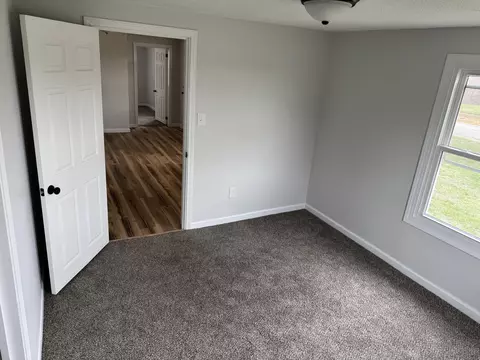 Bedroom - 930 Auger Springs Rd, Corbin, KY 40701 photo 2 of 5