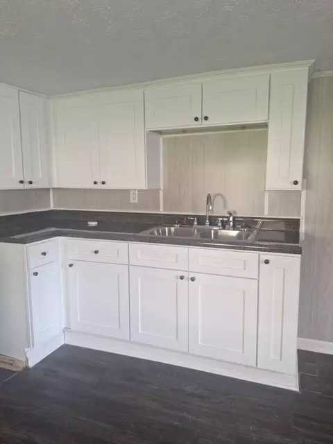 Kitchen - 65 Haskew Ave, Corbin, KY 40701 photo 2 of 2