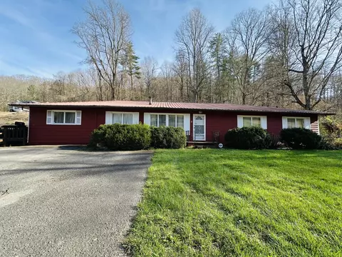 212 Town Branch Rd, Manchester, KY 40962
