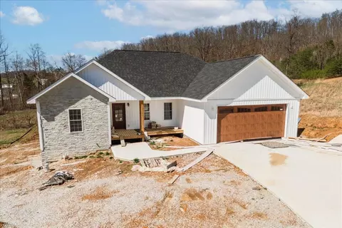 668 Laredo Dr, London, KY 40741