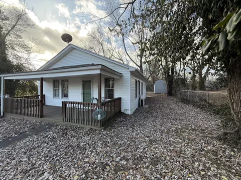 365 Maple St, Russell Springs, KY 42642