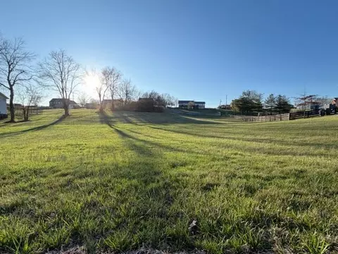 1061 Walnut Grove Cir, Richmond, KY 40475