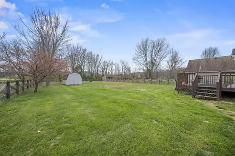 Exterior - 307 Brookgreen Dr, Berea, KY 40403 photo 3 of 6