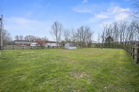 Exterior - 307 Brookgreen Dr, Berea, KY 40403 photo 5 of 6