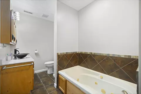 Bath - 184 Keith Dr, Berea, KY 40403 photo 1 of 6