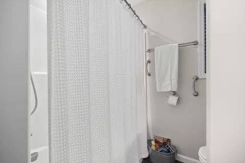 Bath - 184 Keith Dr, Berea, KY 40403 photo 6 of 6