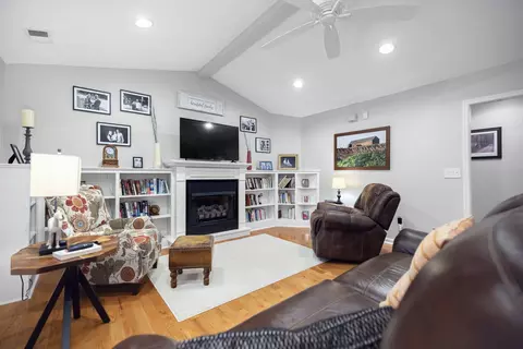 Living - 184 Keith Dr, Berea, KY 40403 photo 1 of 1