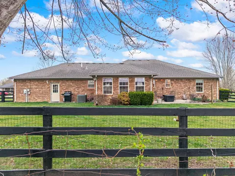 Exterior - 184 Keith Dr, Berea, KY 40403 photo 7 of 8