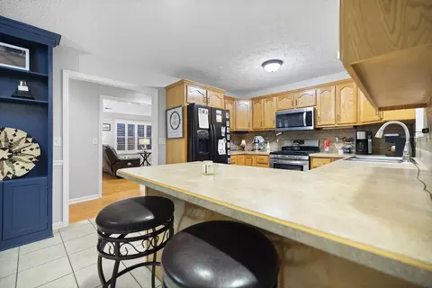 Kitchen - 184 Keith Dr, Berea, KY 40403 photo 2 of 3
