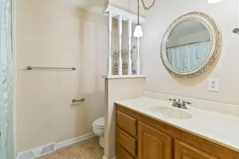 Bath - 1388 Oak Ridge Rd, Corbin, KY 40701 photo 3 of 3