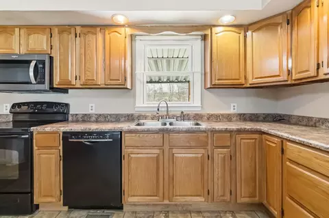 Kitchen - 1388 Oak Ridge Rd, Corbin, KY 40701 photo 4 of 4