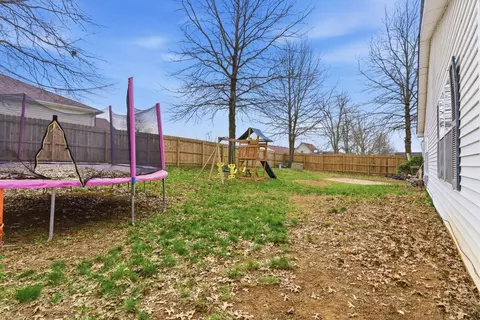 Exterior - 204 Sturbridge Dr, Georgetown, KY 40324 photo 8 of 10