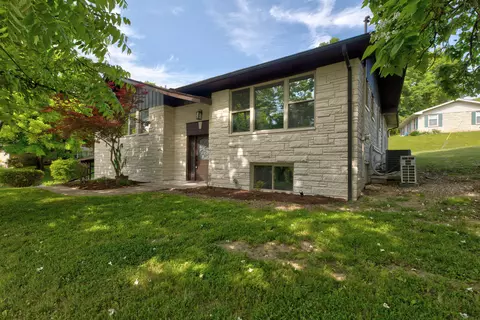 Exterior - 609 Crestview Ln, Morehead, KY 40351 photo 3 of 11
