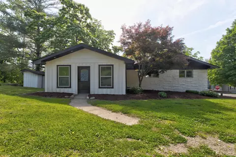 Exterior - 609 Crestview Ln, Morehead, KY 40351 photo 9 of 11
