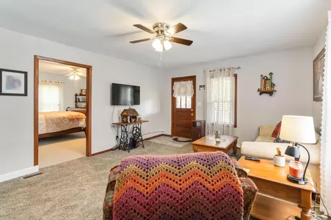 Living - 69 Willow Rd, Corbin, KY 40701 photo 4 of 4