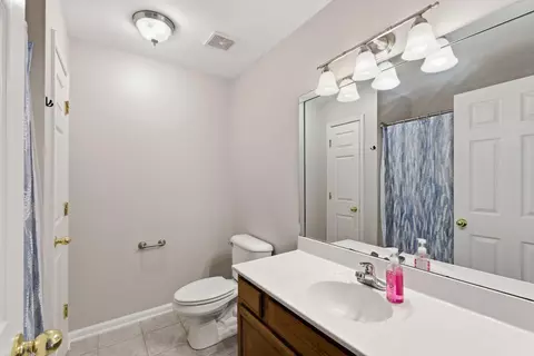 Bath - 159 Irving Ln, Georgetown, KY 40324 photo 5 of 6