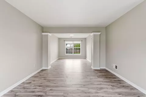 Living - 159 Irving Ln, Georgetown, KY 40324 photo 3 of 7