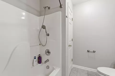 Bath - 159 Irving Ln, Georgetown, KY 40324 photo 6 of 6