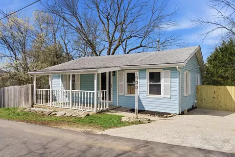 329 1st St, Midway, KY 40347