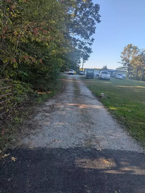 120 H King Rd, Strunk, KY 42649