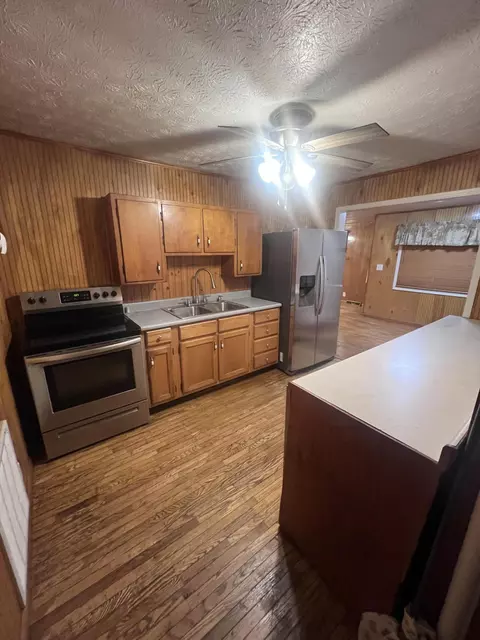 Kitchen - 406 Kentucky Rte 233, Gray, KY 40734 photo 1 of 3
