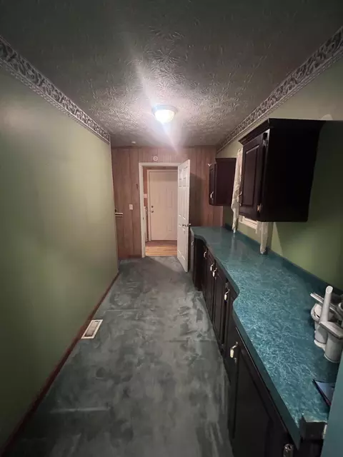 Entry Way - 406 Kentucky Rte 233, Gray, KY 40734 photo 3 of 6