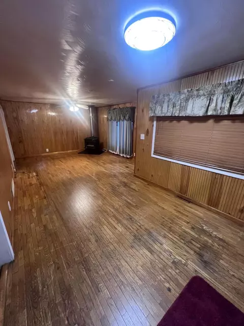 Living - 406 Kentucky Rte 233, Gray, KY 40734 photo 1 of 4