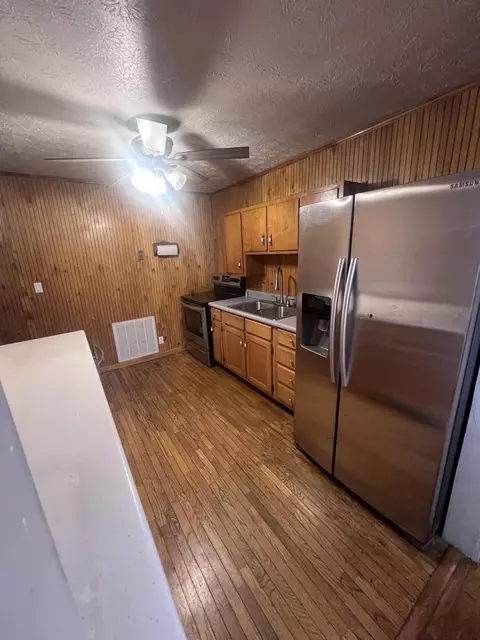 Kitchen - 406 Kentucky Rte 233, Gray, KY 40734 photo 2 of 3