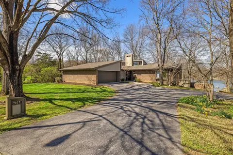 2057 Lakeside Dr, Lexington, KY 40502