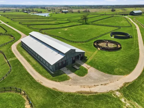 2586 Winchester Rd, Paris, KY 40361