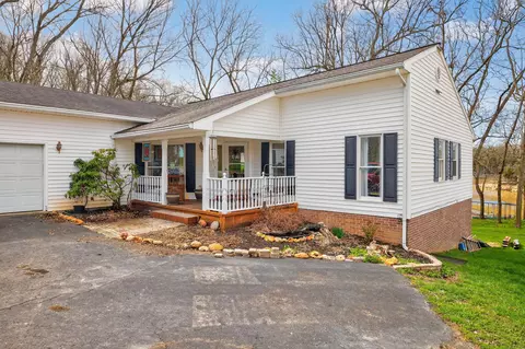 2073 Crystal Springs Rd, Danville, KY 40422