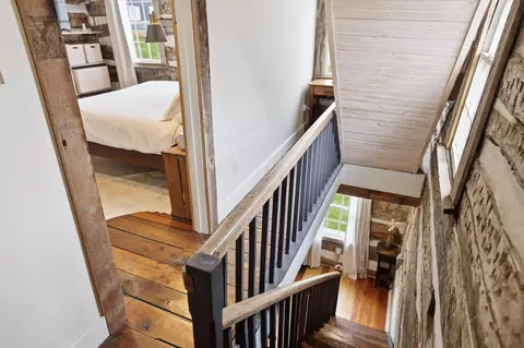 Entry Way - 202 E Walnut St, Danville, KY 40422 photo 2 of 4