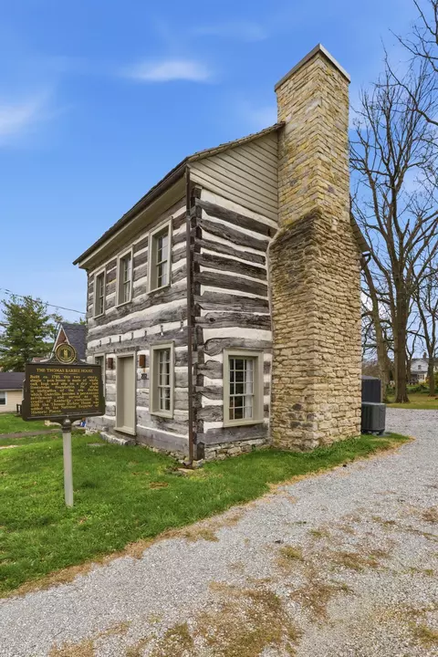 202 E Walnut St, Danville, KY 40422