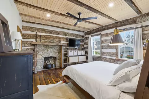 Bedroom - 202 E Walnut St, Danville, KY 40422 photo 1 of 6