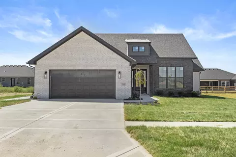 215 Navajo Dr, Richmond, KY 40475